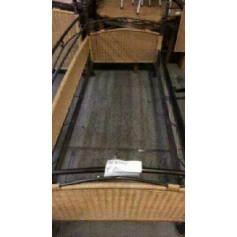 Bedden te koop verschillende soorten en maten