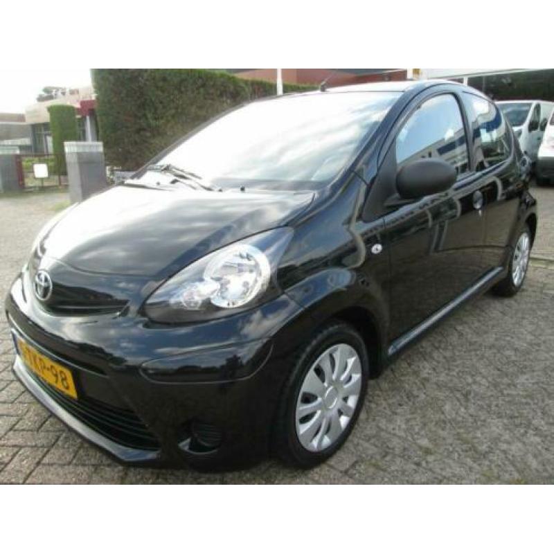 Toyota Aygo 1.0 VVT-i Now (bj 2014)