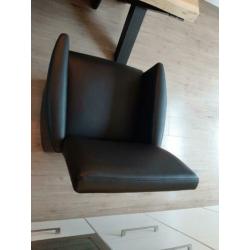 Vier stuks eetkamer stoelen, zwart