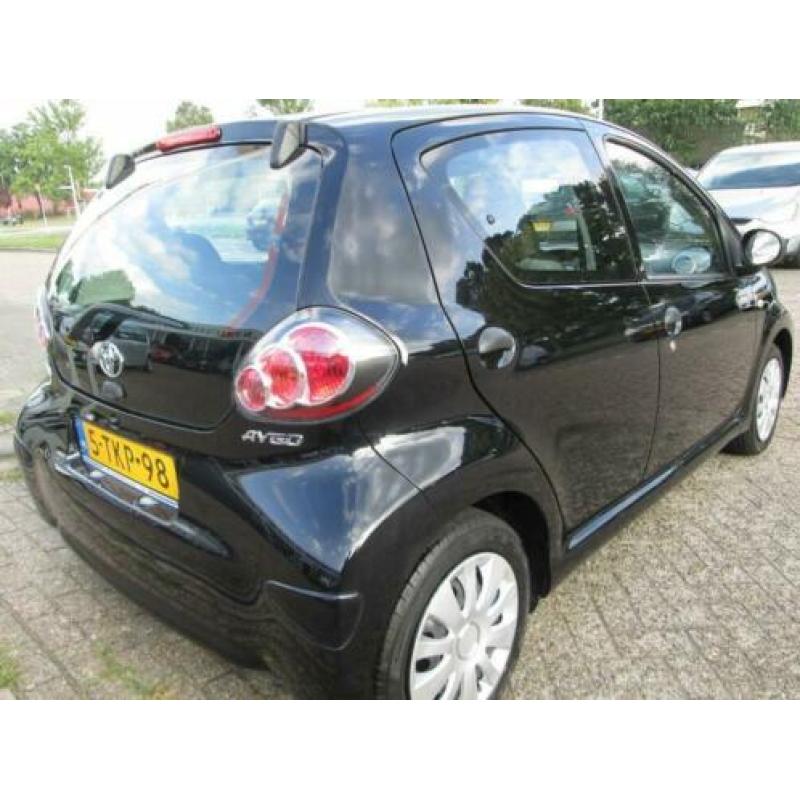 Toyota Aygo 1.0 VVT-i Now (bj 2014)