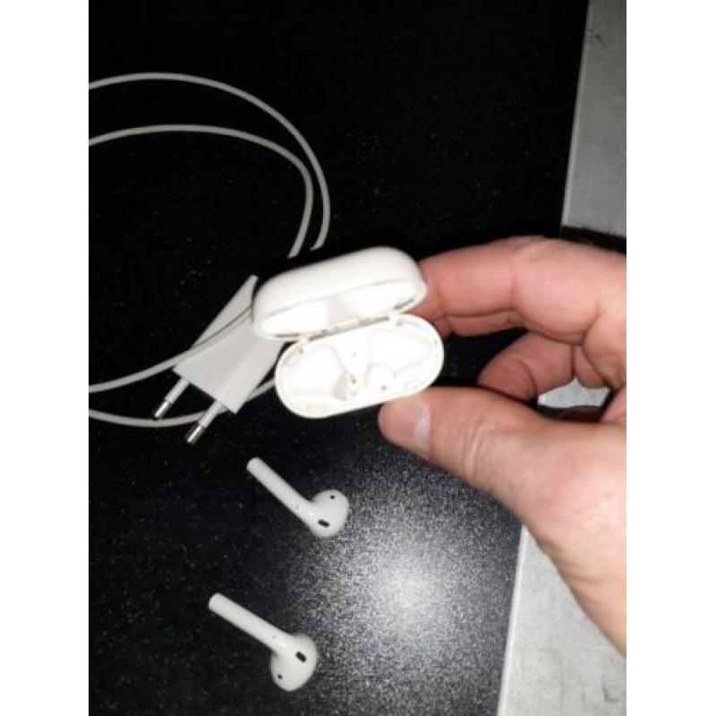 air iPods compleet met oplader en draadloze oplaadcase