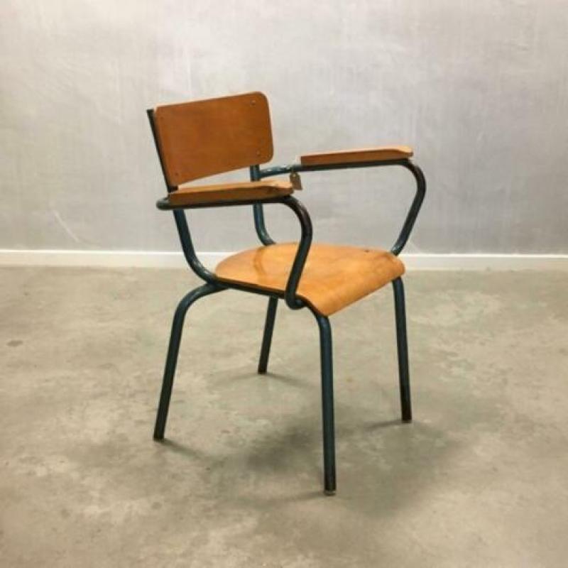 Vintage eettafelstoel retro schoolstoel industrieel stoel