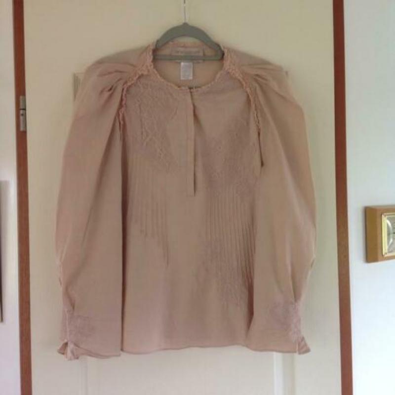 Mooie blouse merk Vanessabruno met romantische details.