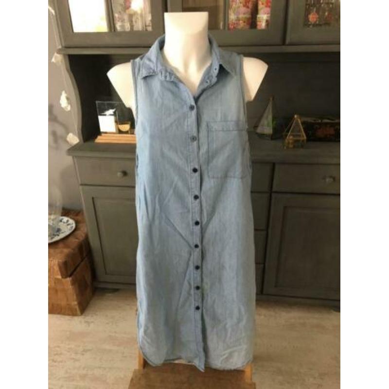 Mooie lange mouwloze spijker blouse van Bershka maat S