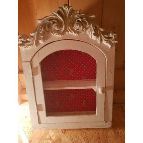 Brocante wandkastje