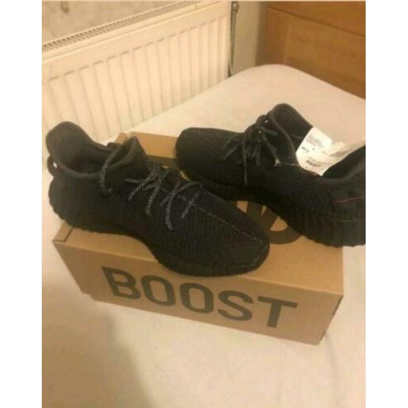 Yeezy boost 350 V2 black 43 1/3