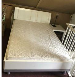 Tweepersoons bed (140x200cm)