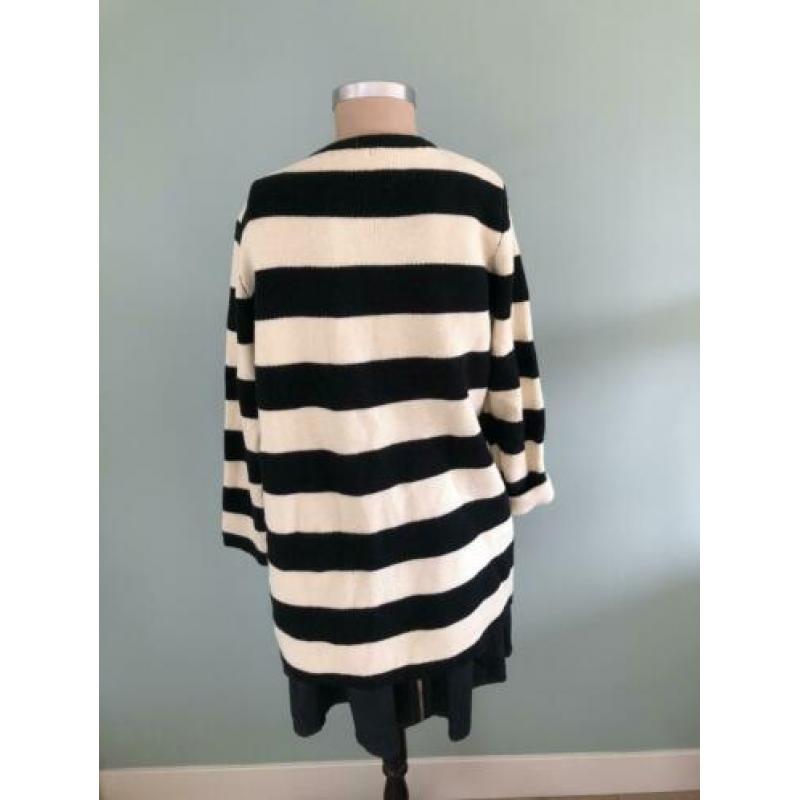 Zwart wit gebreid vest