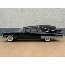 1:18 - Cadillac Hearse - Precision Miniatures