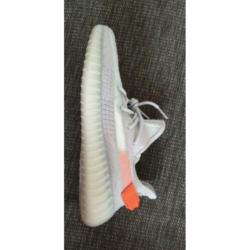 Adidas Yeezy Boost 350 V2 'Tail Light ' EU44/US10