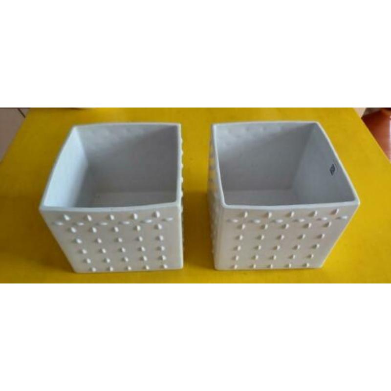 2 witte handmade bloempotten van TS