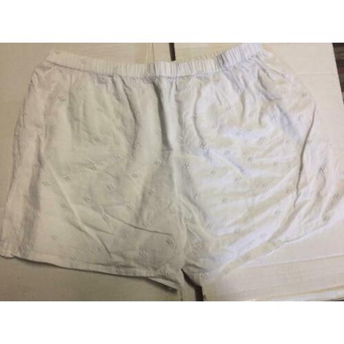 Wit korte broek, maat: L
