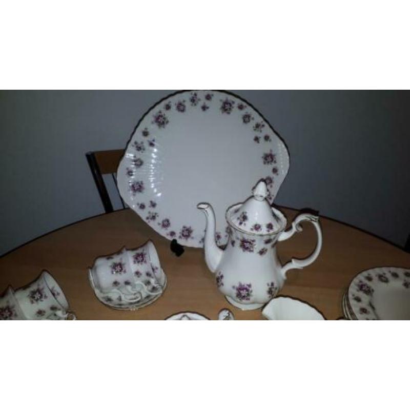 Royal Albert Sweet Violets servies 12 delig.