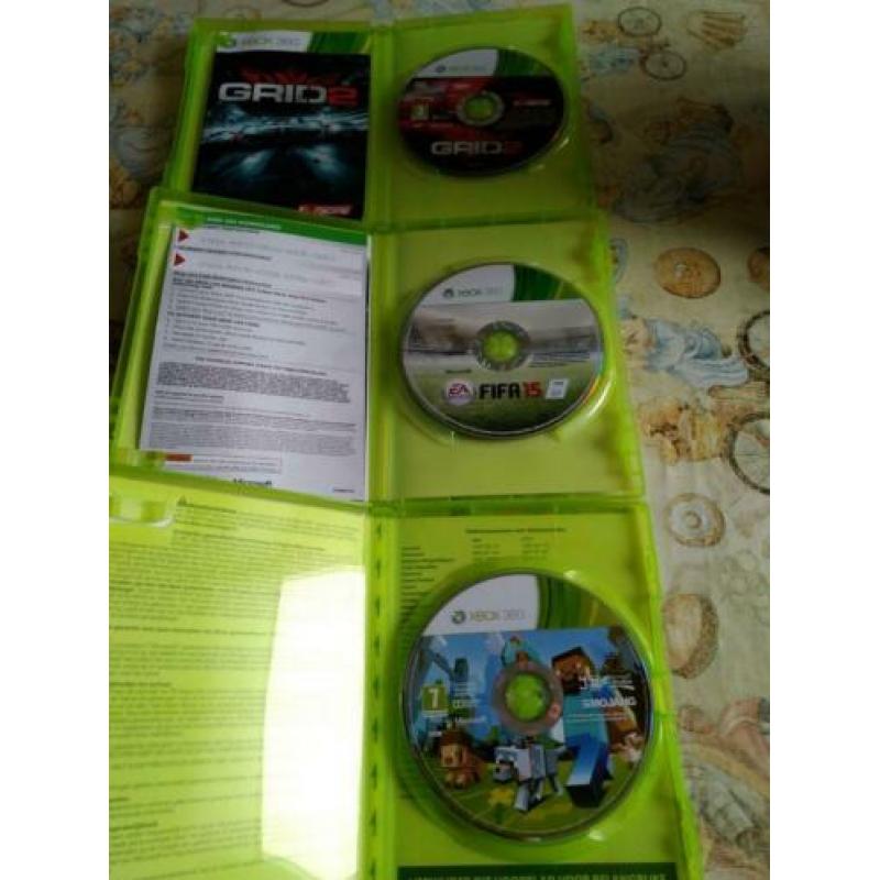 2x xbox 360 controllers, spelletjes en voeding