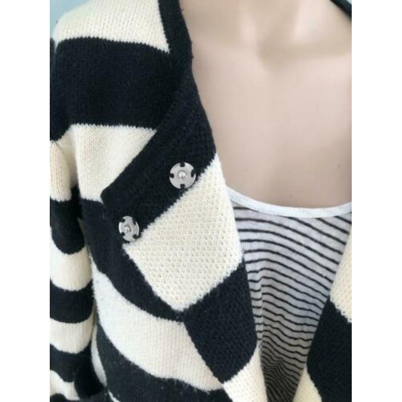 Zwart wit gebreid vest
