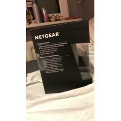 Nighthawk S8000 Gaming en streaming switch