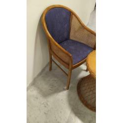 Superleuke rotan zitset tafel met stoelen!