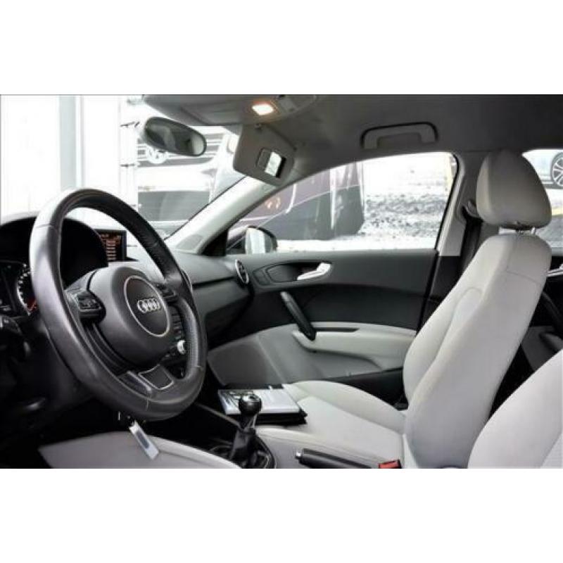 Audi A1 1.2 TFSI SPORTBACK Attraction NAVI AIRCO (bj 2012)