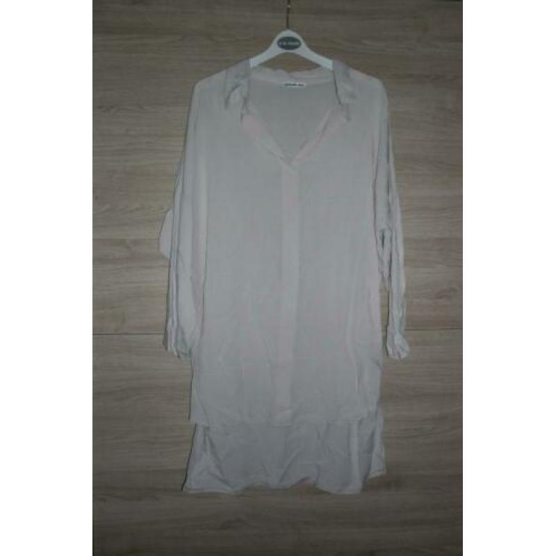 Leuke en super mooie ecru/beige lange blouse, Maat S