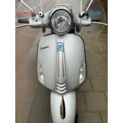 Vespa Primavera 70th Edition,4 Takt, Bj 2017,Rijdt Perfect..