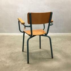 Vintage eettafelstoel retro schoolstoel industrieel stoel