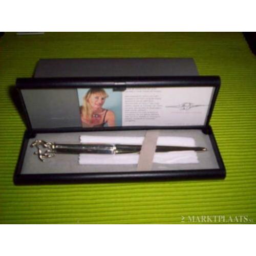 Bronzen en verzilverde CORRY AMMERLAAN beeldjes en items