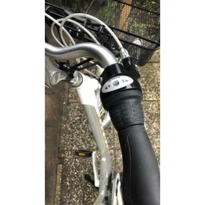 Dames fiets 28 inch Giant de factuur aanwezig