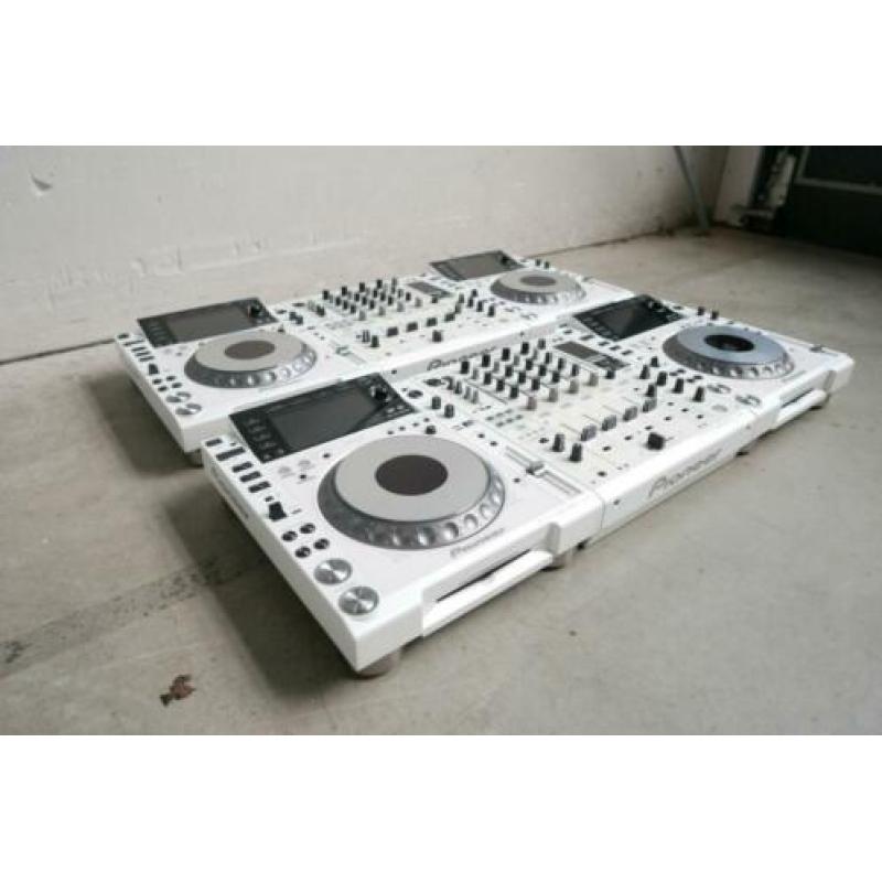 2x Pioneer DJ set DJM900NXS + 2x CDJ2000 Limited White