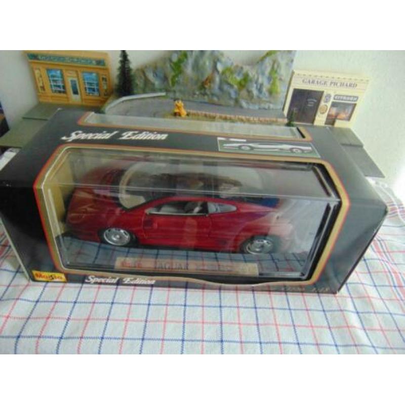 Maisto special edition jaguar xj 220 schaal 1-18