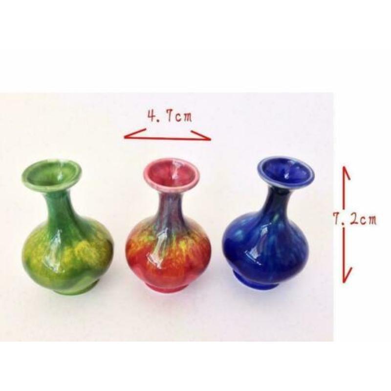 Set van 3 miniatuur porseleine chinese vaasjes, tri-colour.