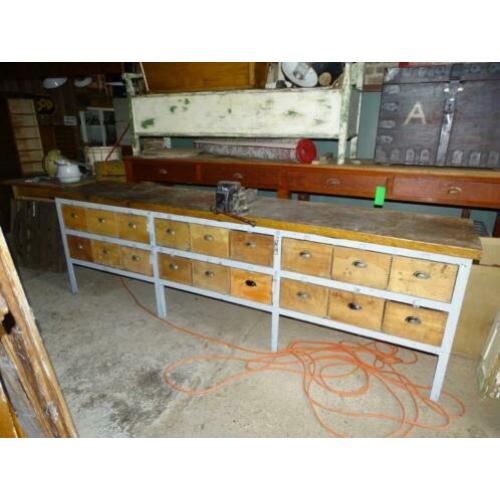 oude werkbank werktafel sitetabel dressoir ladekast kast