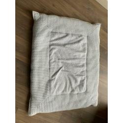 Box kleed van Koeka...omkeerbaar in wit & babyblauw