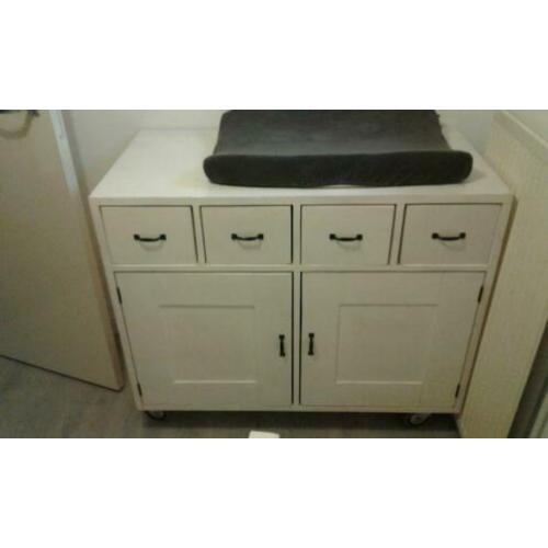 Commode en ledikantje