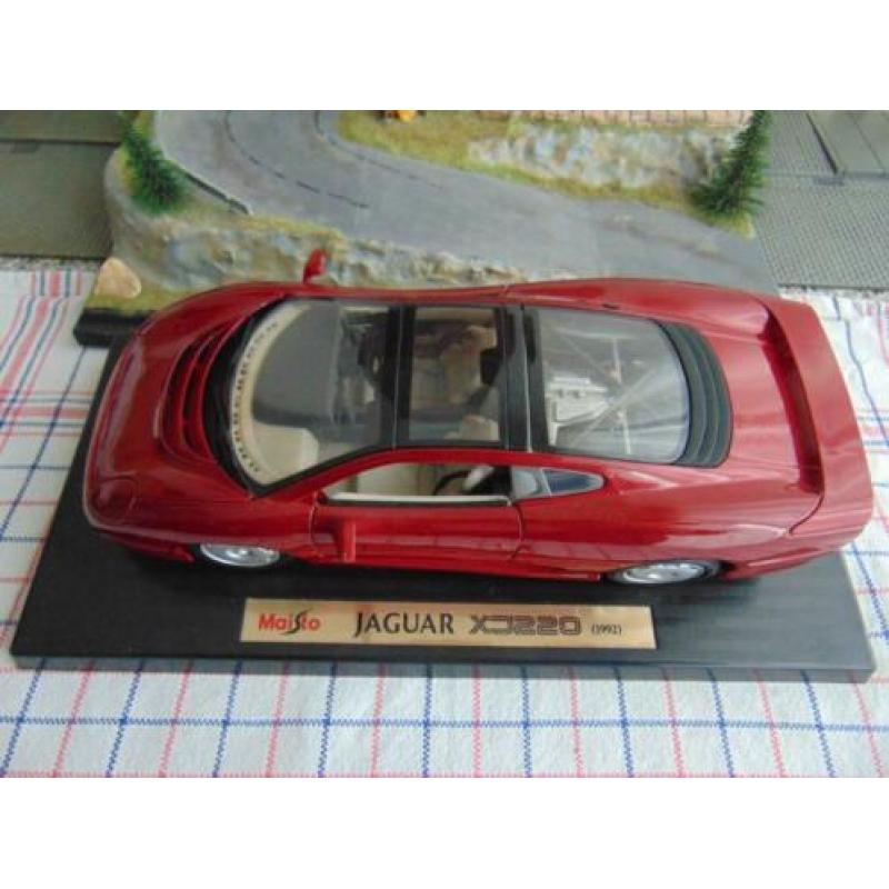 Maisto special edition jaguar xj 220 schaal 1-18