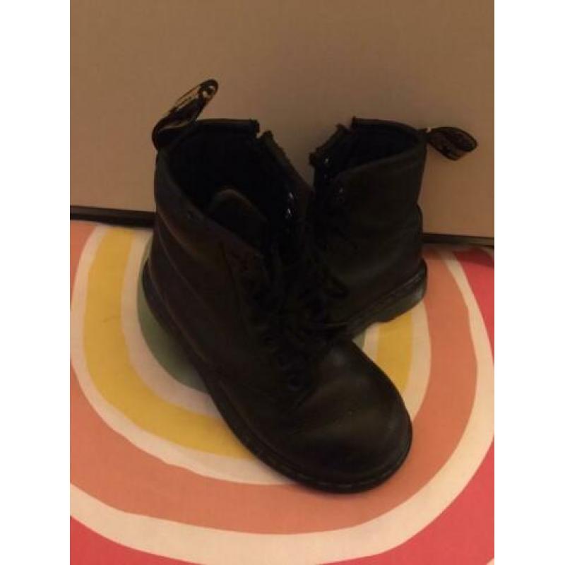 Dr Martens 24