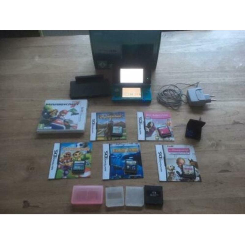 Nintendo 3DS, blauw, met 5spellen, oplader en originele doos