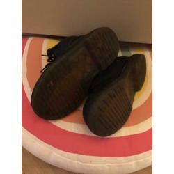 Dr Martens 24