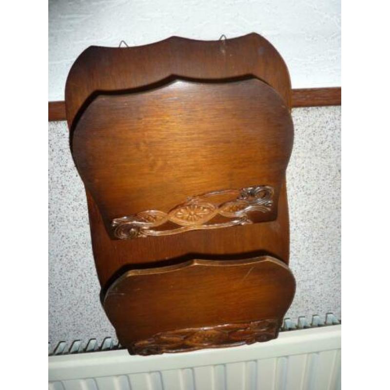 oud houten wandkranten houder