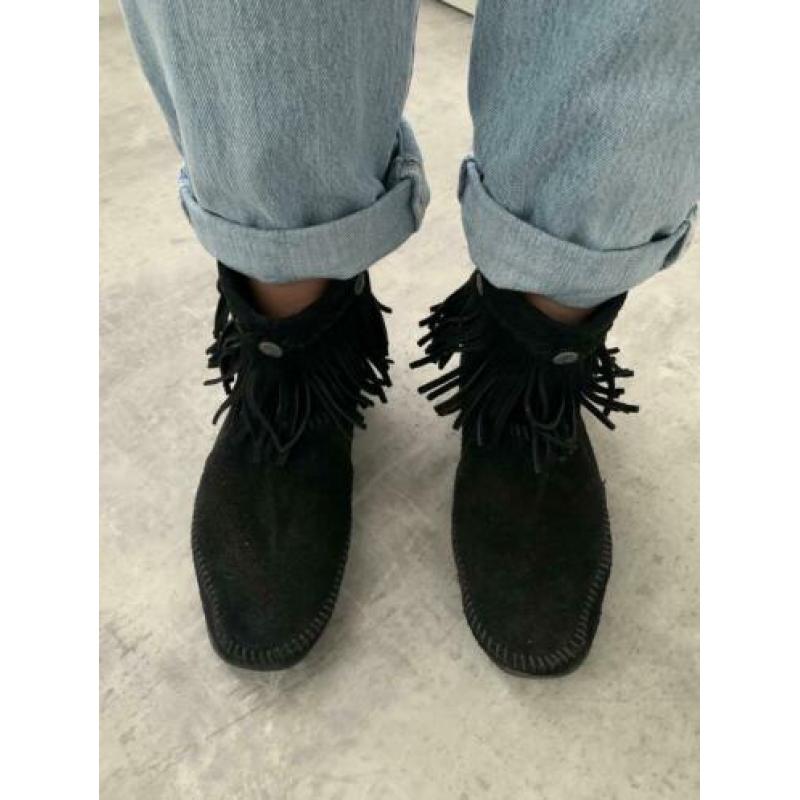 Zwart suede Minnetonka’s in maat 39