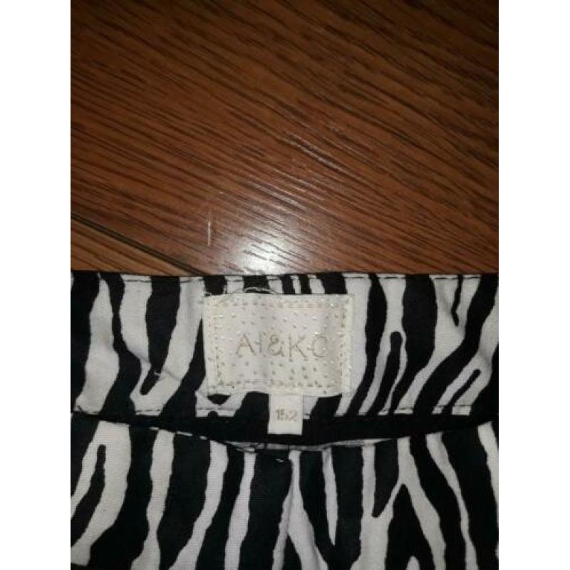 AI & KO nieuwe broek zwart / wit zebra print maat 152