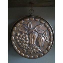 Oude brocante koperen bakvorm puddingvorm druiventros Etage3