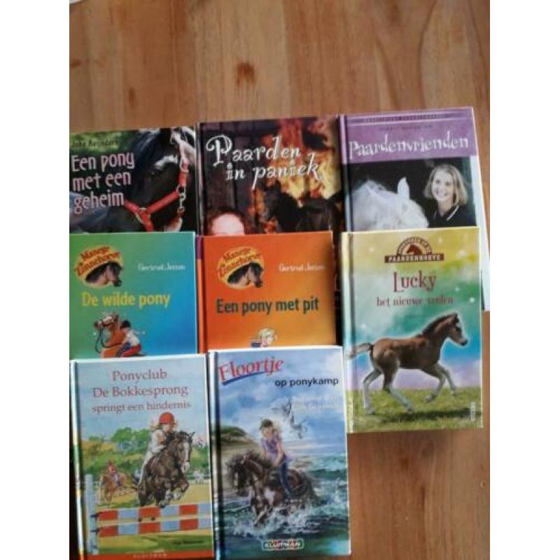 stapel paardeboeken