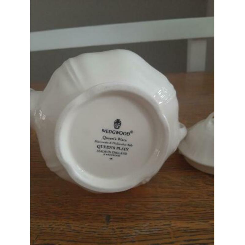 Wedgwood Queens Plain Theepot
