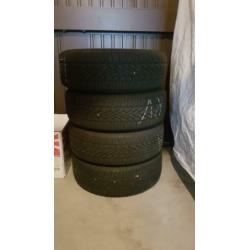 Goede complete set winterbanden, maat 185/60.