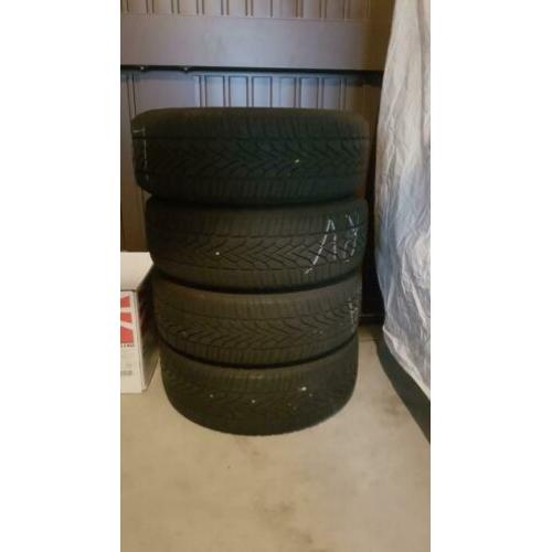 Goede complete set winterbanden, maat 185/60.