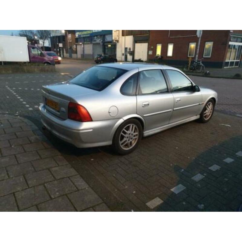 Opel Vectra 1.6 I 16V SDN 1999 Grijs