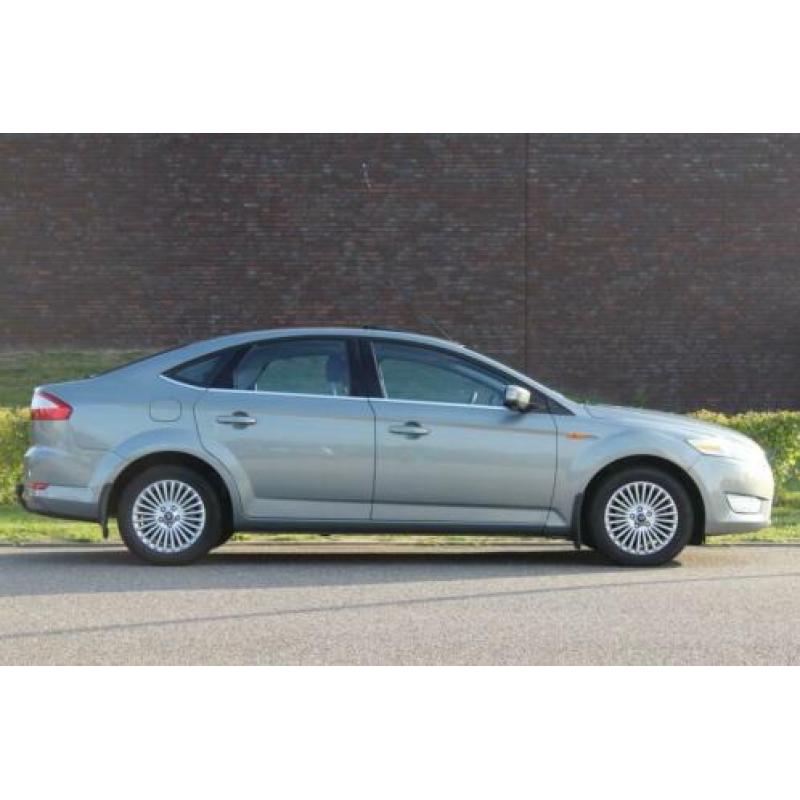 Ford Mondeo 2.0-16V TITANIUM Schuifdak / Trekhaak / Verwarm.