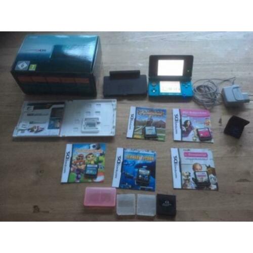 Nintendo 3DS, blauw, met 5spellen, oplader en originele doos
