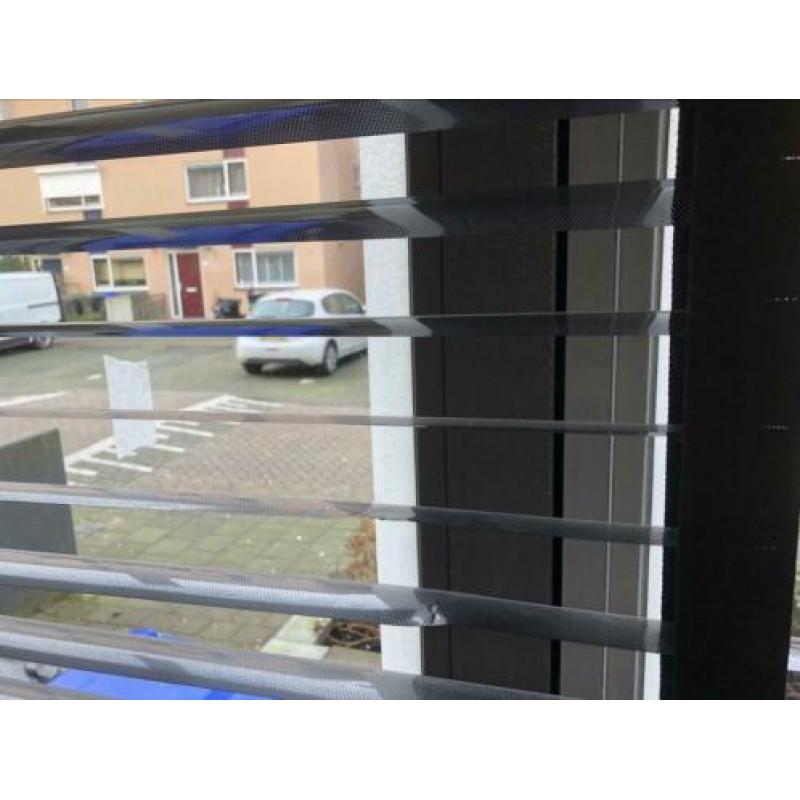 Aluminium jaloezie! Geperforeerd. 2175mm breed 1120mm hoog
