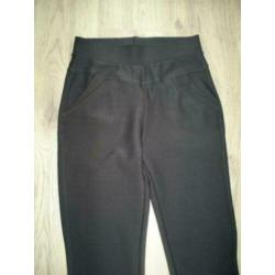 NIEUW !!! - donkerbruine tracking broek mt. 36 / 38